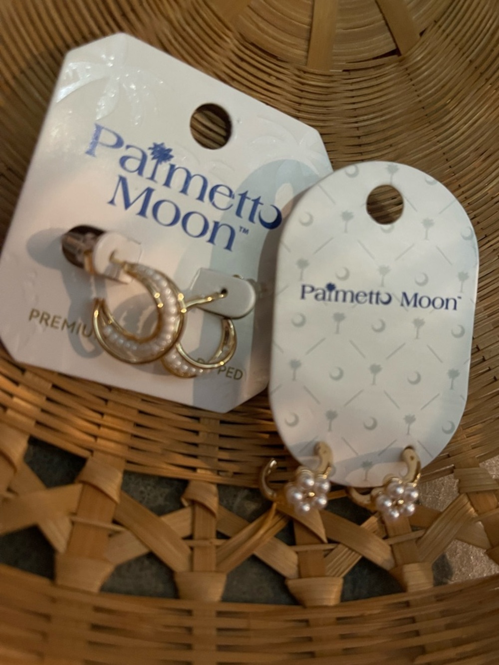 Giveaway: Choice Of Earrings + Free Shipping On Me 🤩